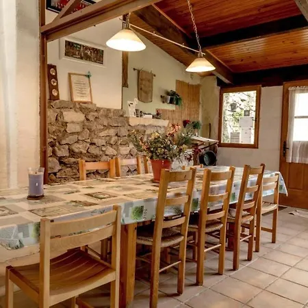 D'hotes Le Bellevue Bed and Breakfast 3*