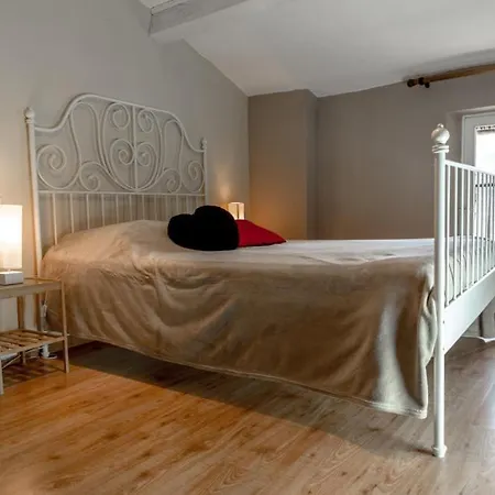 D'hotes Le Bellevue Bed and Breakfast
